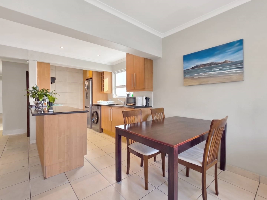 3 Bedroom Property for Sale in Sea Point Western Cape